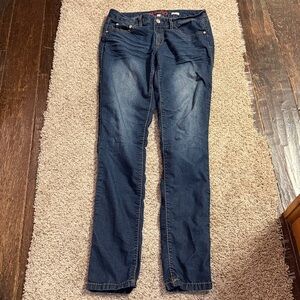 BONGO Dark Blue Skinny Jeans juniors size 9. EUC.